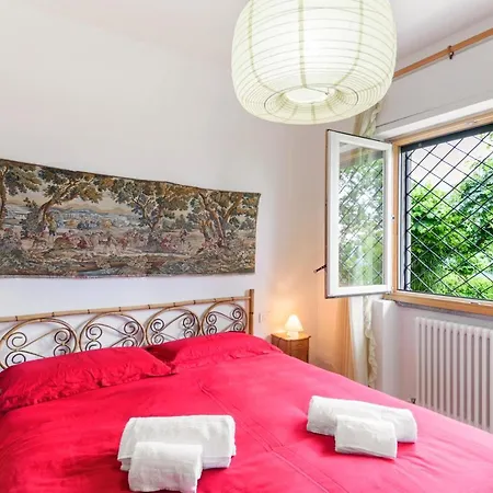 Guesthost - Cosy Flat With Garden And Parking Cernobbio