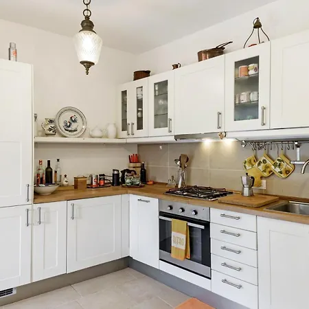 公寓 Cosy Flat With Garden And Parking