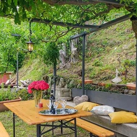 Guesthost - Cosy Flat With Garden And Parking * Cernobbio