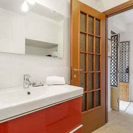 公寓 Cosy Flat With Garden And Parking