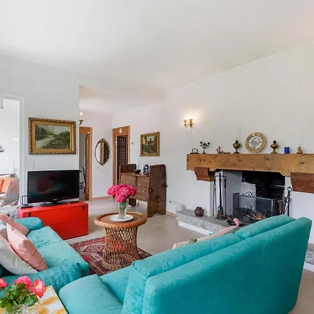 Cosy Flat With Garden And Parking