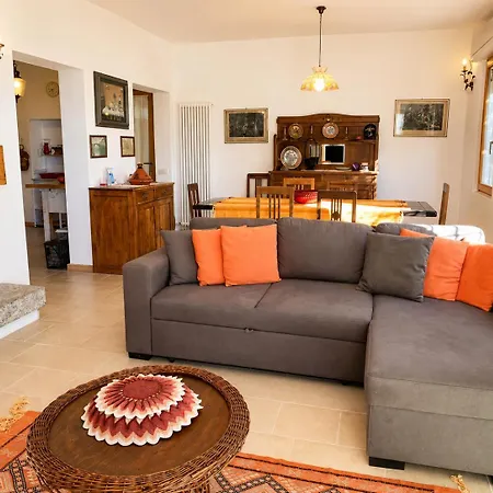 Apartment Guesthost - Cosy Flat With Garden And Parking Cernobbio