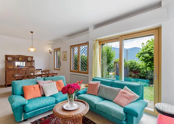 Cosy Flat With Garden And Parking 아파트