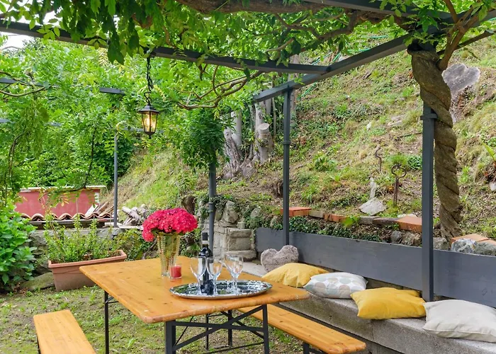 Cosy Flat With Garden And Parking * Черноббио