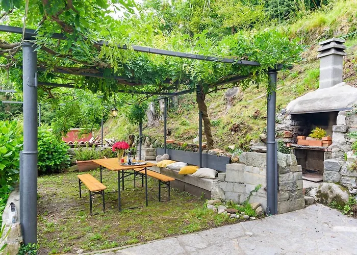 Cosy Flat With Garden And Parking Апартаменты *