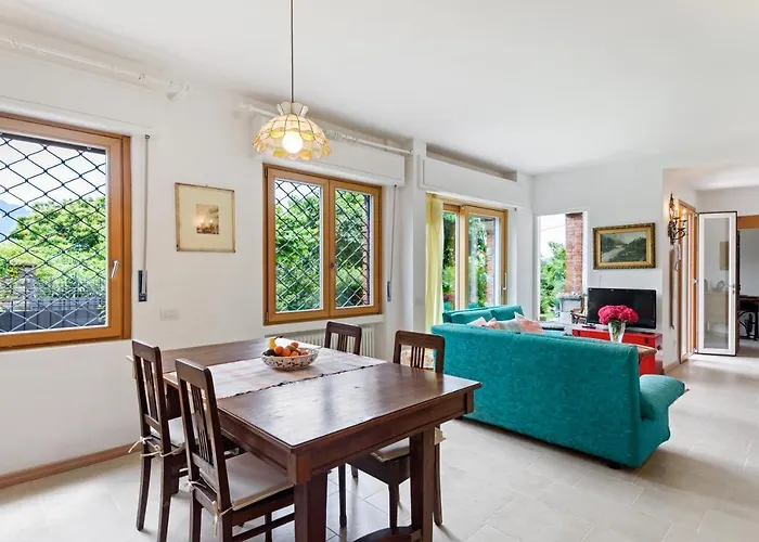 Cosy Flat With Garden And Parking 아파트 케르노비오
